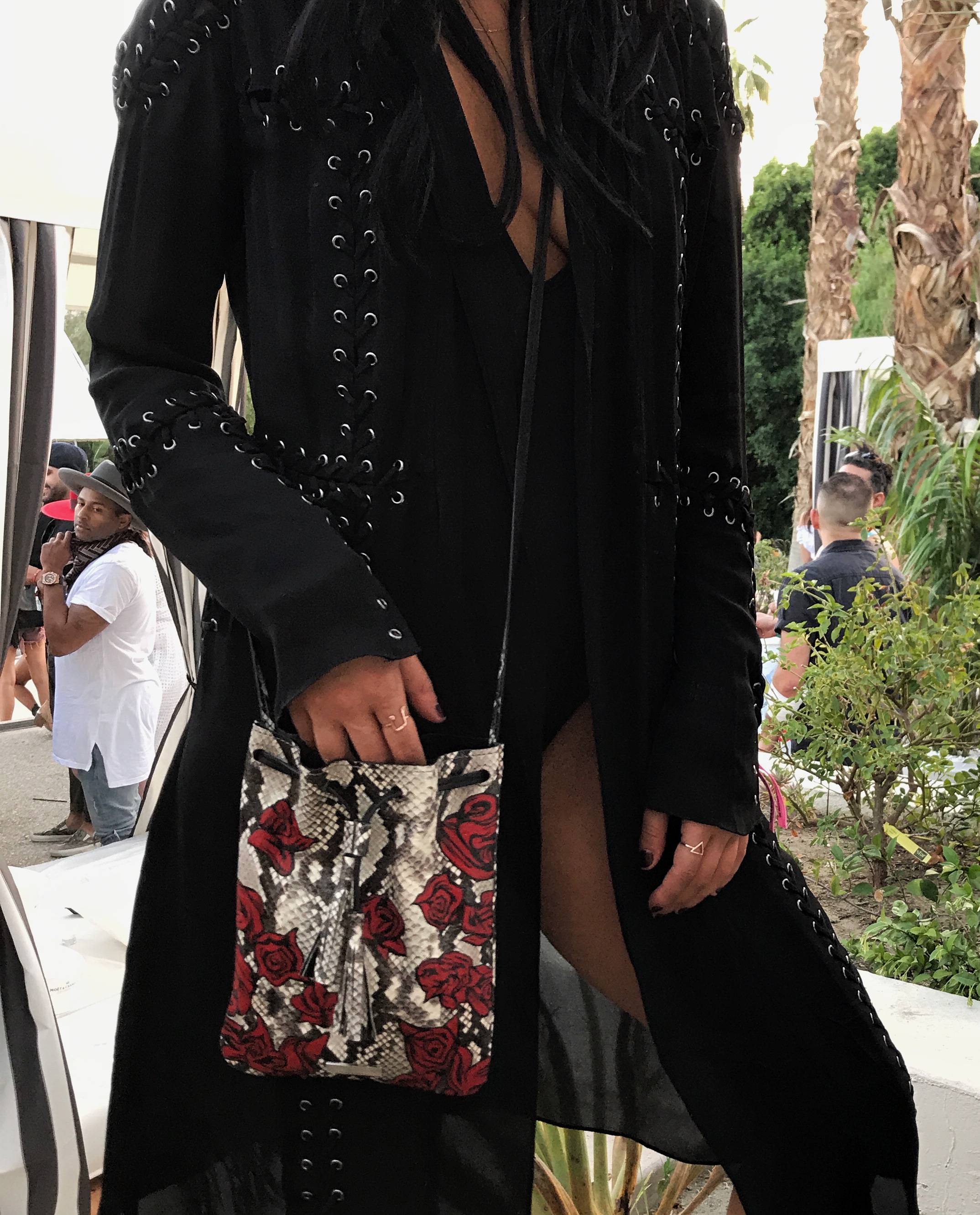 LA Blogger Tania Sarin on coachella weekend featuring festival style with elisabeth weinstock crossbody bag
