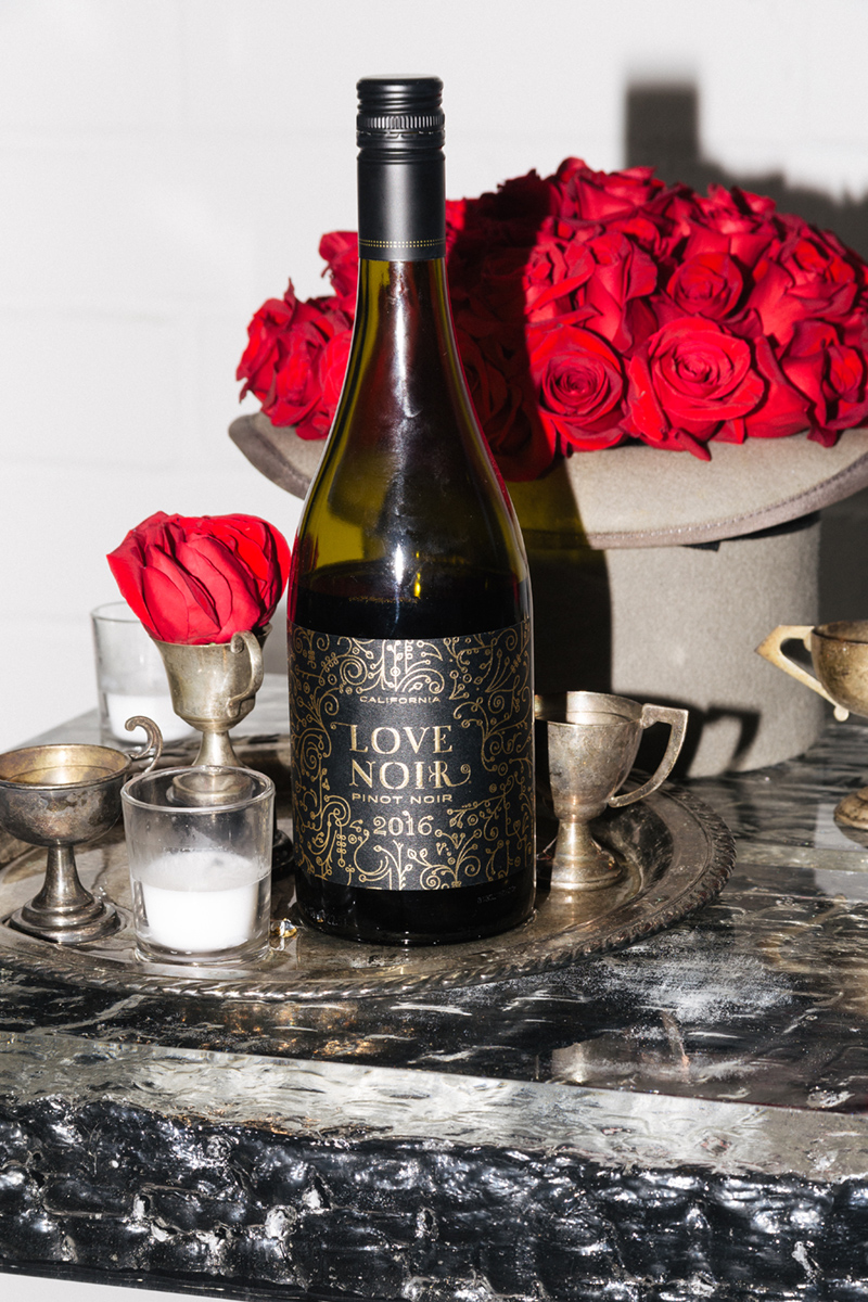 Love Noir Pinot Noir | TSARIN.COM | wine for new year's eve