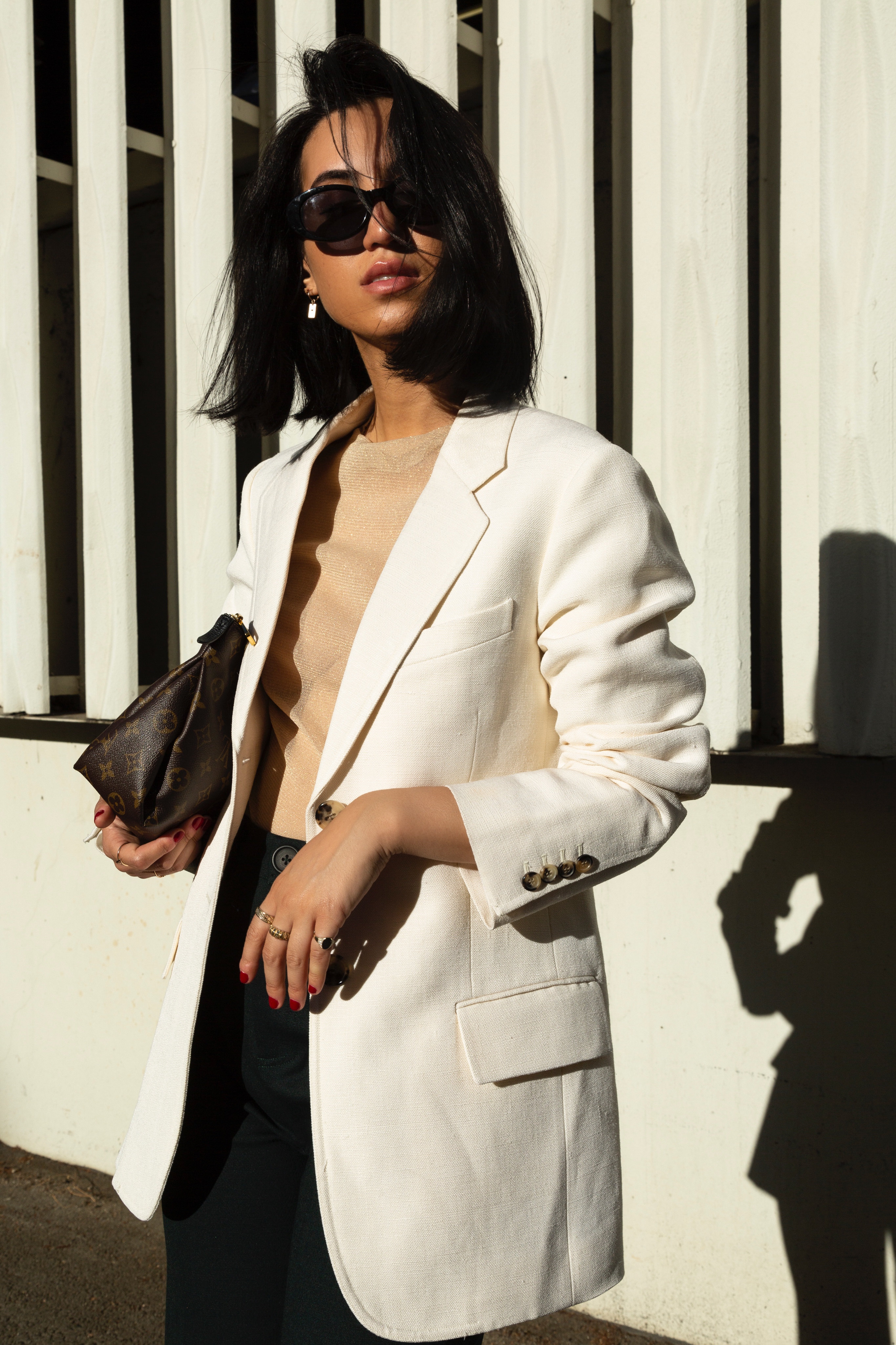 How To Layer in The Summer, How to Wear Light Layers for Fall | TSARIN.COM | Green Trousers, White Blazer, Minimal Outfit, Minimal Style Blogger, Edgy Style Blogger